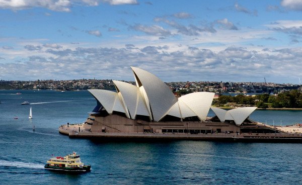 AUTHENTIC AUSTRALIA